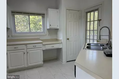 660 Gateway Drive SE #103, Leesburg, VA 20175 - Photo 6