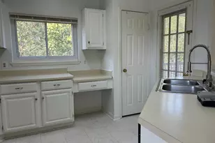 660 Gateway Dr SE, Leesburg, VA 20175 - Photo 6