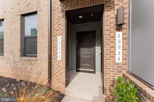 43812 Middleway Ter, Ashburn, VA 20147 - Photo 4