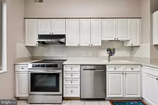 19375 Cypress Ridge, Leesburg, VA 20176 - Photo 16