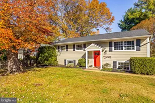 702 Stonewall Ave, Middleburg, VA 20117 - Photo 1