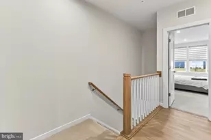 20328 Newfoundland Sq, Ashburn, VA 20147 - Photo 24