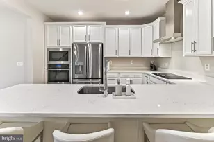 20328 Newfoundland Sq, Ashburn, VA 20147 - Photo 16