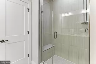 20328 Newfoundland Sq, Ashburn, VA 20147 - Photo 36