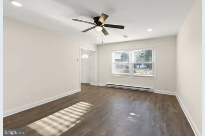 503 S Maple Court, Sterling, VA 20164 - Photo 4