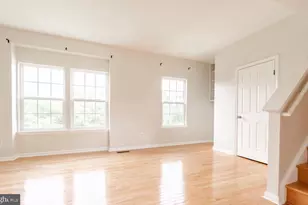 42999 Edgewater St, Chantilly, VA 20152 - Photo 10