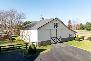 38607 Millstone Dr, Hillsboro, VA 20132 - Photo 8