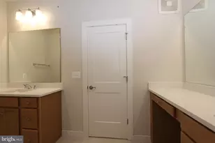 43808 Middleway Ter, Ashburn, VA 20147 - Photo 42