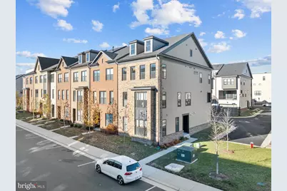 22962 Sullivans Cove Square, Brambleton, VA 20148 - Photo 2