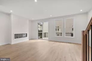 42119 Picasso Sq, Ashburn, VA 20148 - Photo 16