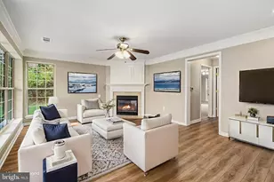 21845 Baldwin Square, Sterling, VA 20164 - Photo 2