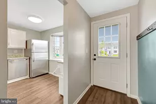 30 Quincy Ct, Sterling, VA 20165 - Photo 4