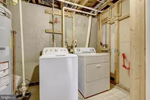 30 Quincy Ct, Sterling, VA 20165 - Photo 34