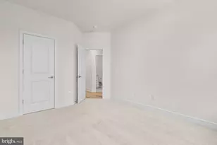 42121 Picasso Sq, Ashburn, VA 20148 - Photo 30