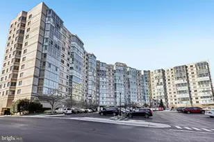 19365 Cypress Ridge Terrace, Leesburg, VA 20176 - Photo 2