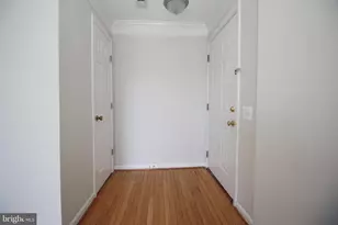 46944 Courtyard Sq, Sterling, VA 20164 - Photo 2