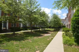 42761 Hollingsworth Terrace, Chantilly, VA 20152 - Photo 2