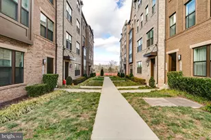 20687 Heron Landing Dr, Sterling, VA 20166 - Photo 1