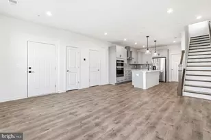 19705 Misty Moss Sq, Ashburn, VA 20147 - Photo 4