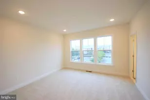 43229 Clarendon Sq, Ashburn, VA 20148 - Photo 8