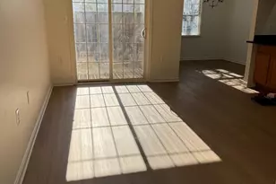 122 Westwick Ct, Sterling, VA 20165 - Photo 2