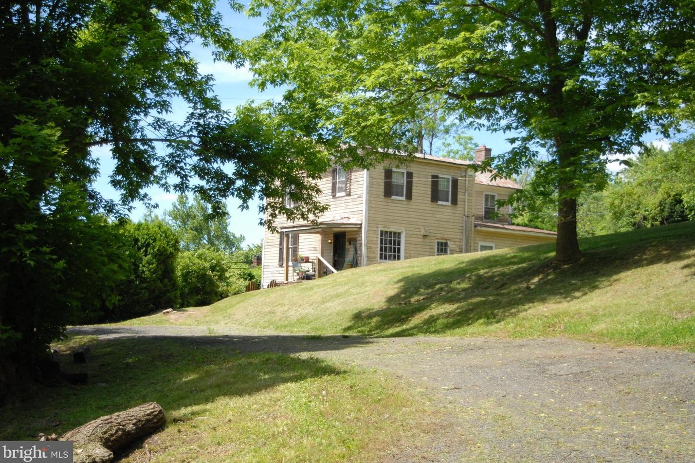 39250 John Mosby Hwy, Stone Ridge VA  exterior