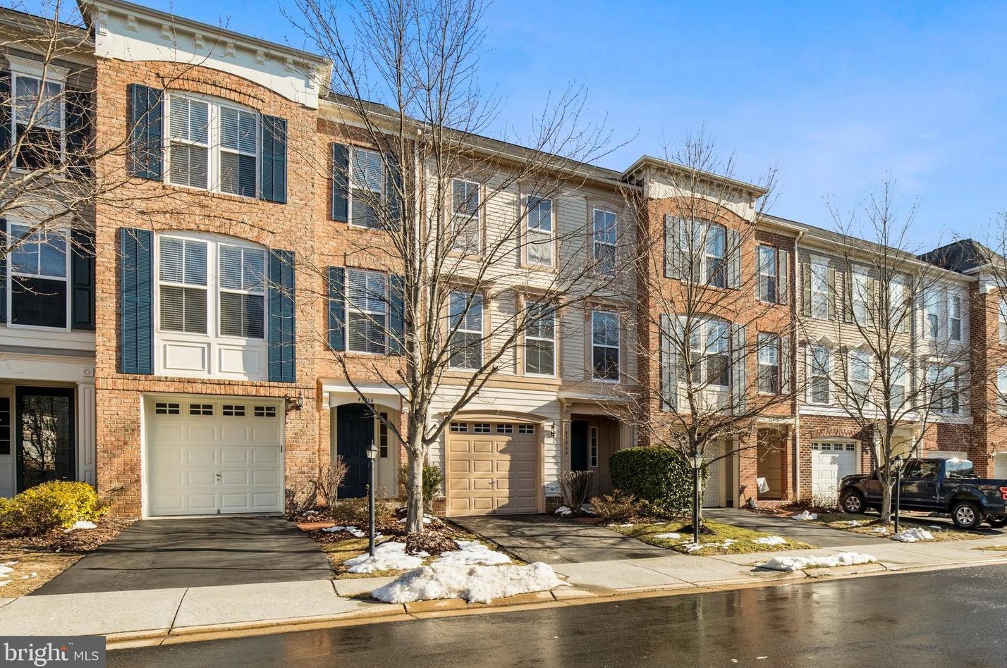 43068 Hunters Green Sq, Ashburn, VA 20148-4050