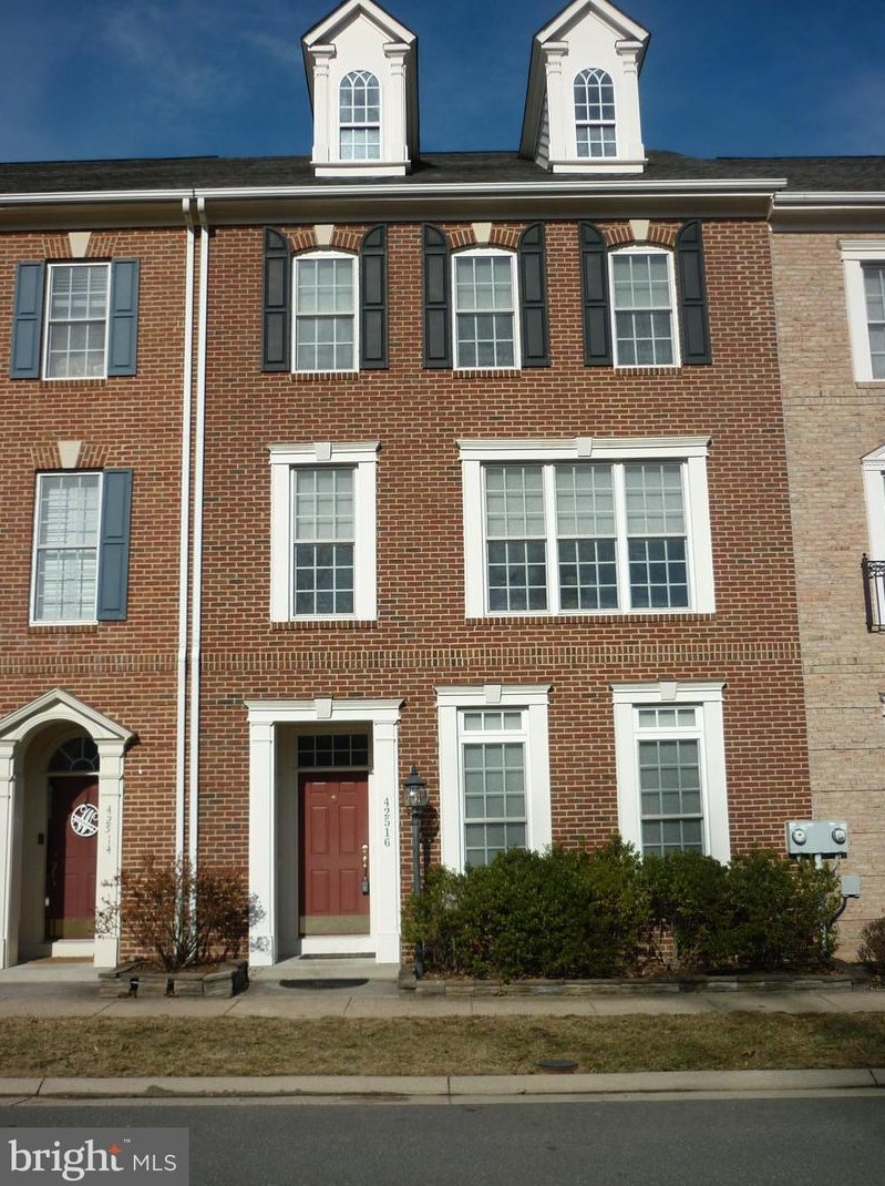 42516 Legacy Park Dr, Ashburn, VA 20148-5617