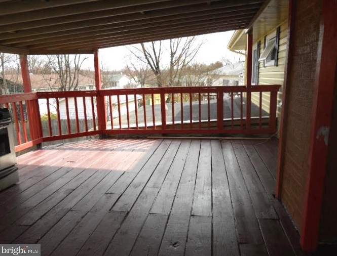 110 Church Rd, Dulles VA  20164-3803 exterior