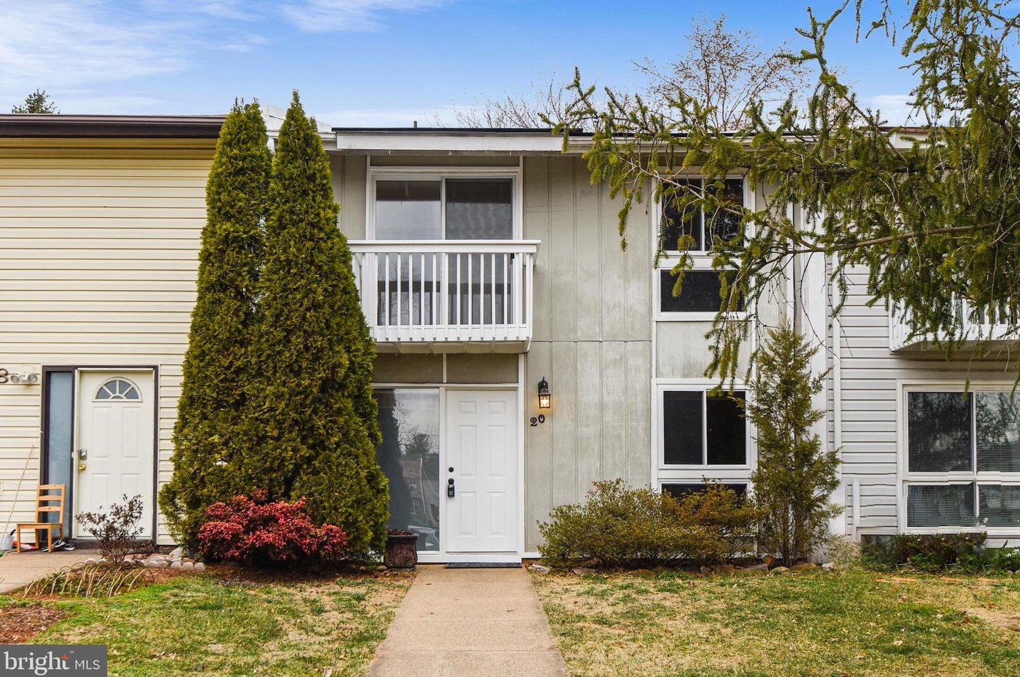 20 Howard Pl, Dulles, VA 20164-1378