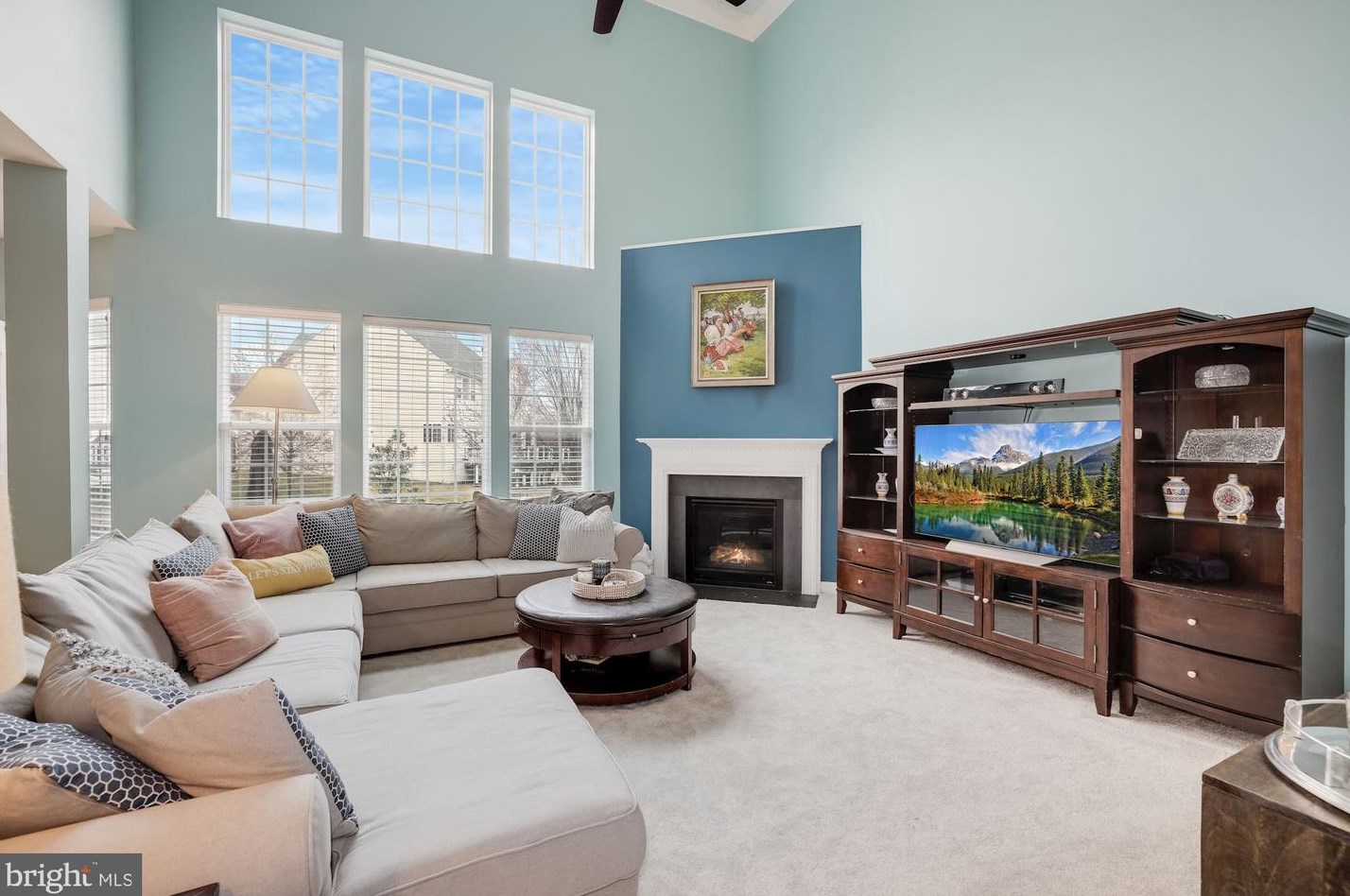 25020 White Sands Dr, Fairfax, VA 20152-4152