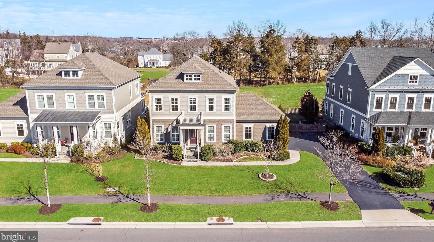 41752 Bloomfield Path St, Ashburn, VA 20148-1722