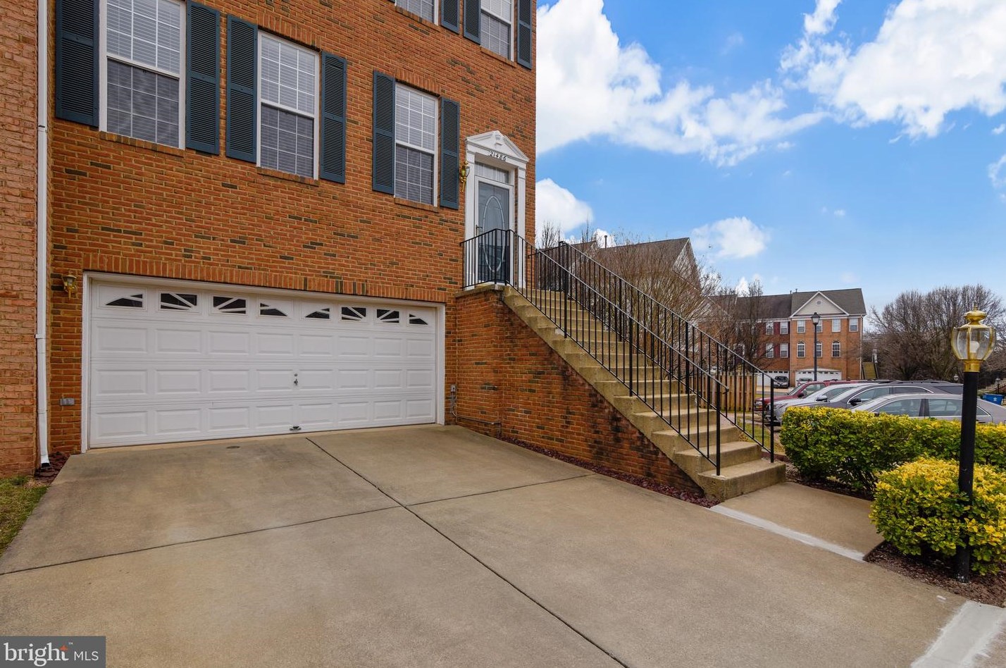 21486 Trowbridge Sq, Ashburn, VA 20147-5839