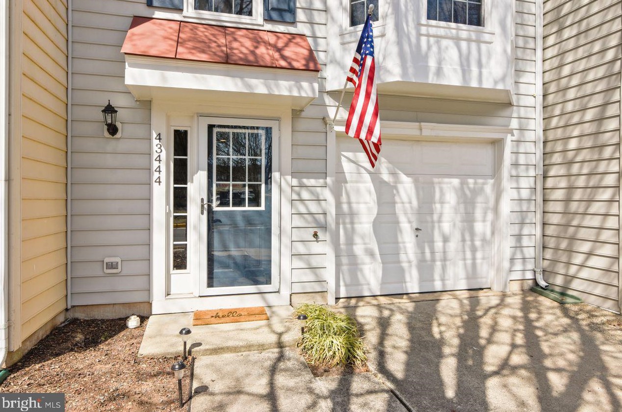 43444 Nottingham Sq, Ashburn, VA 20147-4574