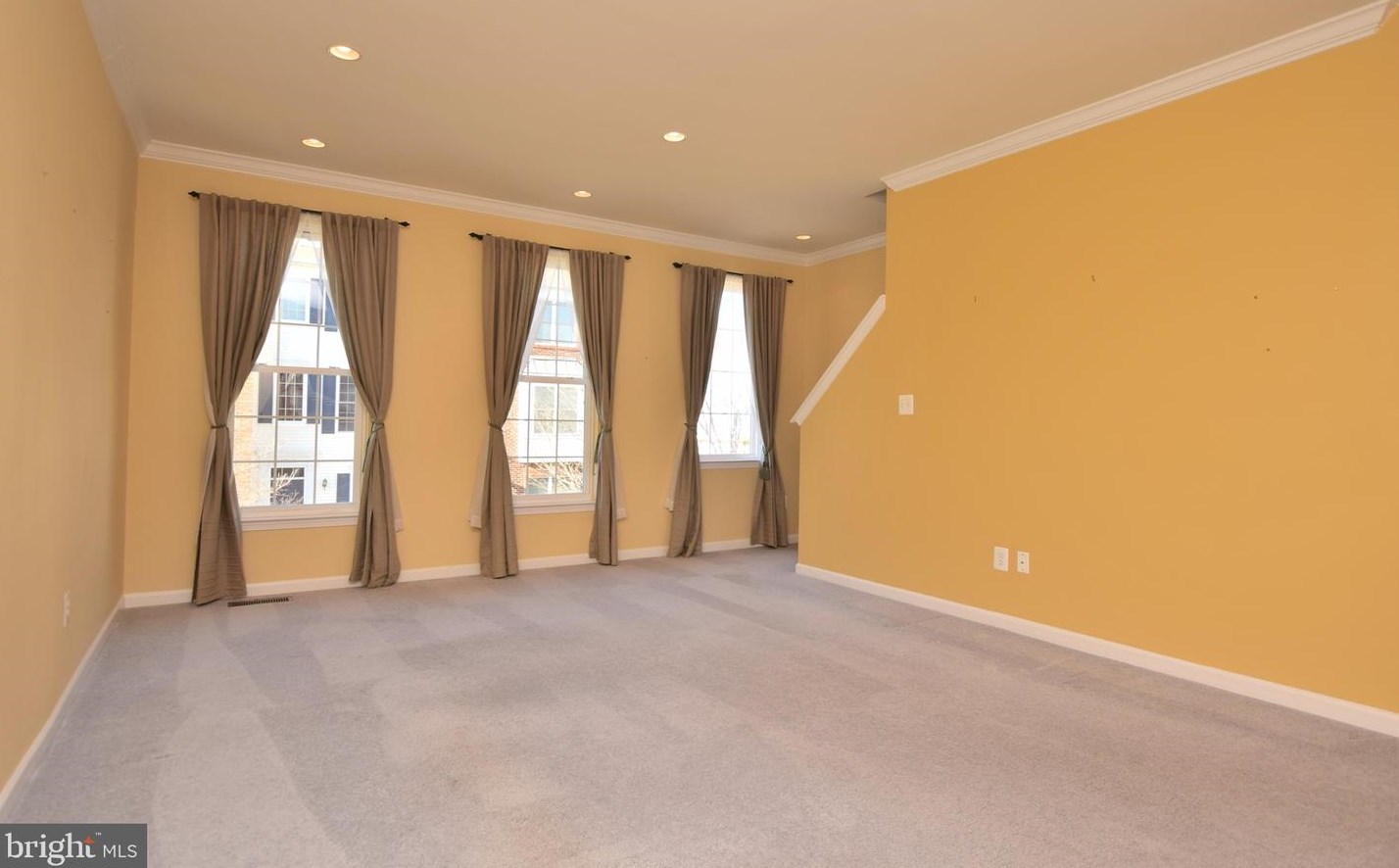 42841 Mccomas Ter, Fairfax, VA 20152-6708