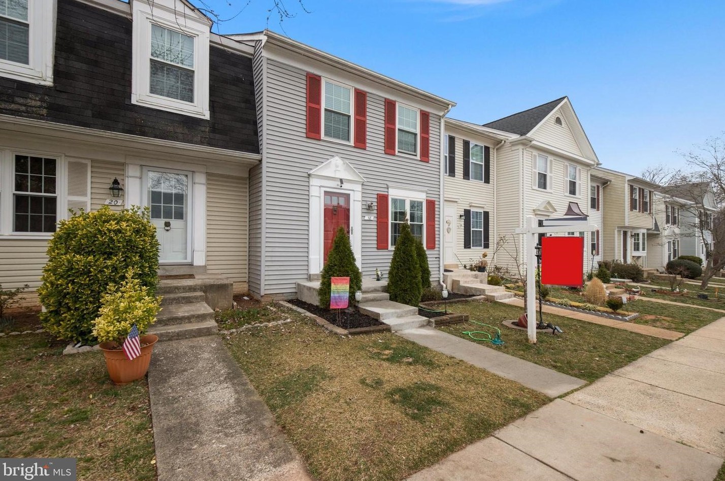 18 Clinton Ct, Dulles, VA 20165-5787