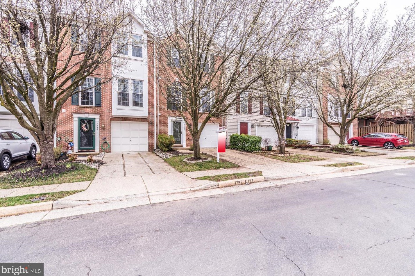 45559 Grand Central Sq, Dulles VA  20166-3067 exterior
