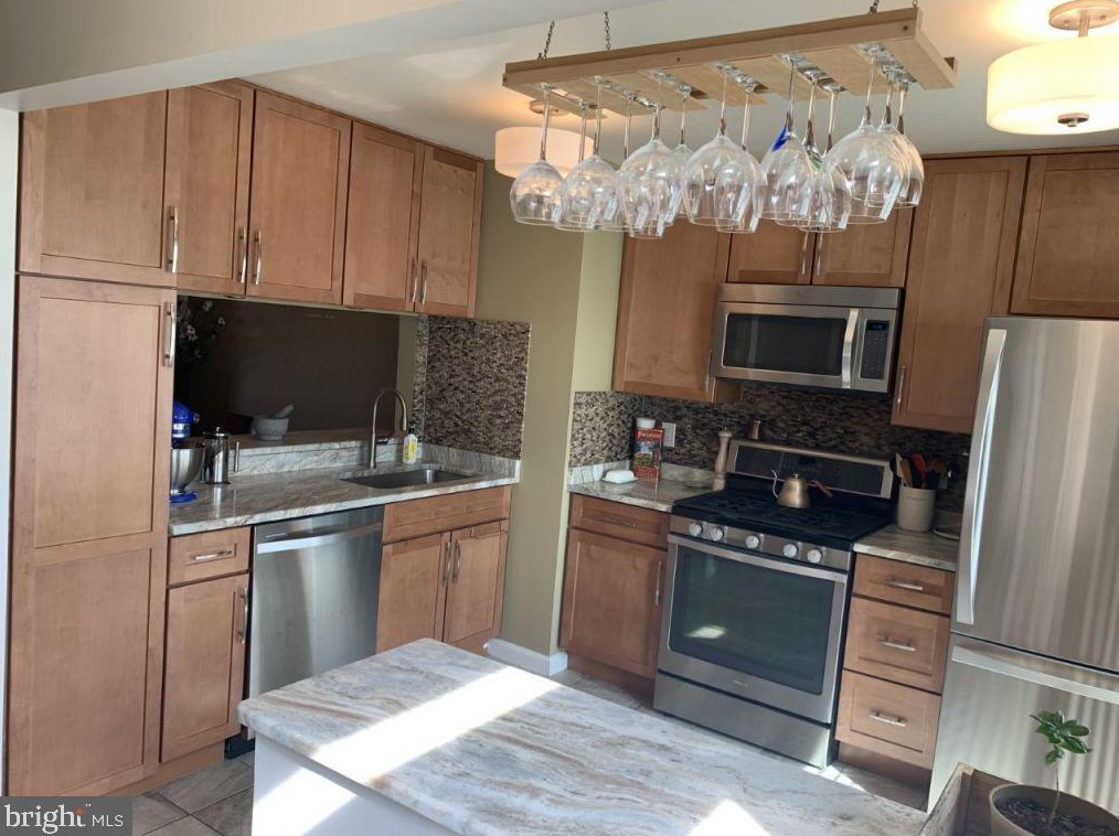 21188 Winding Brook Sq, Ashburn, VA 20147-5451