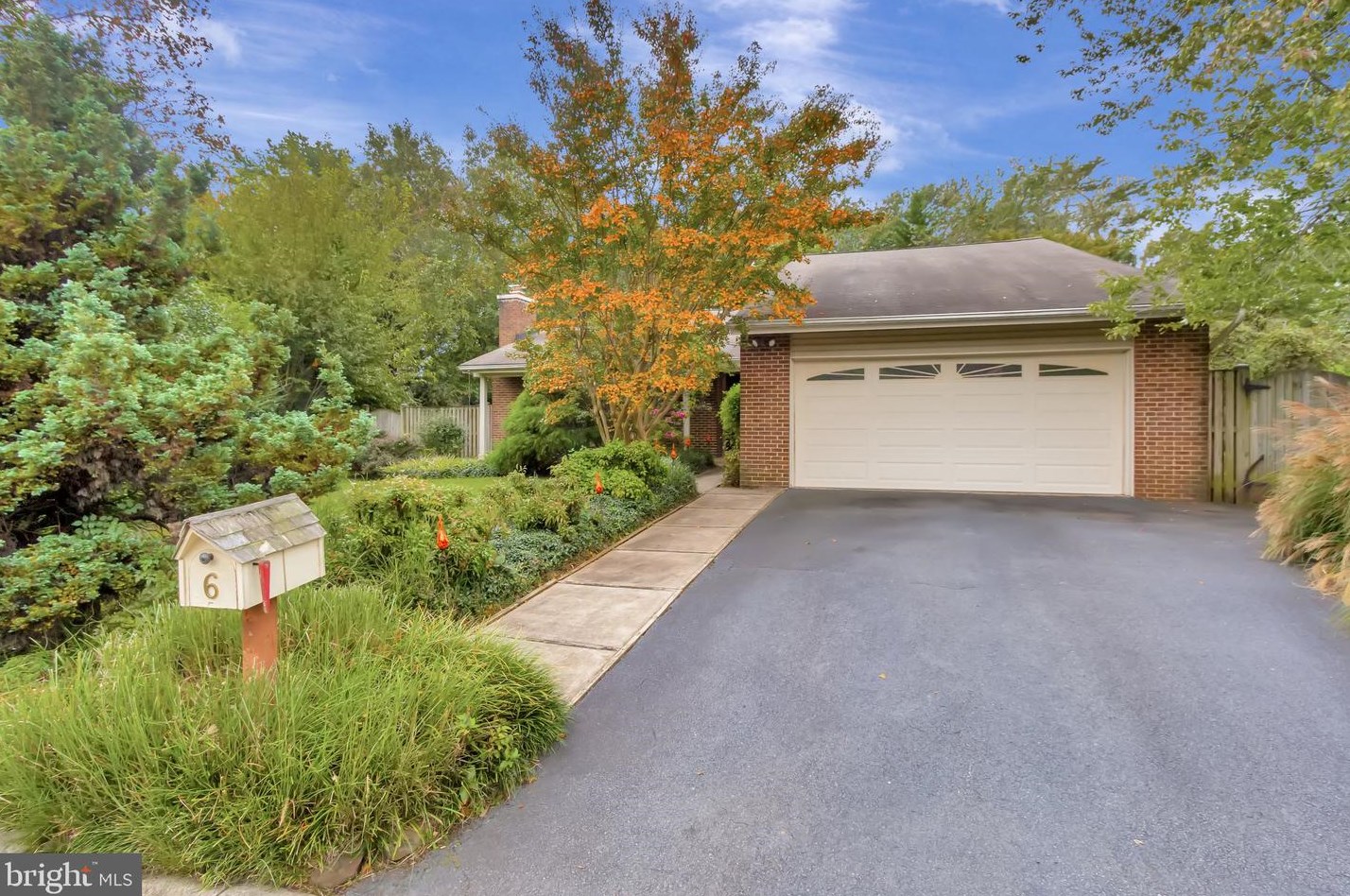 6 Darus Ct, Dulles, VA 20164-1111
