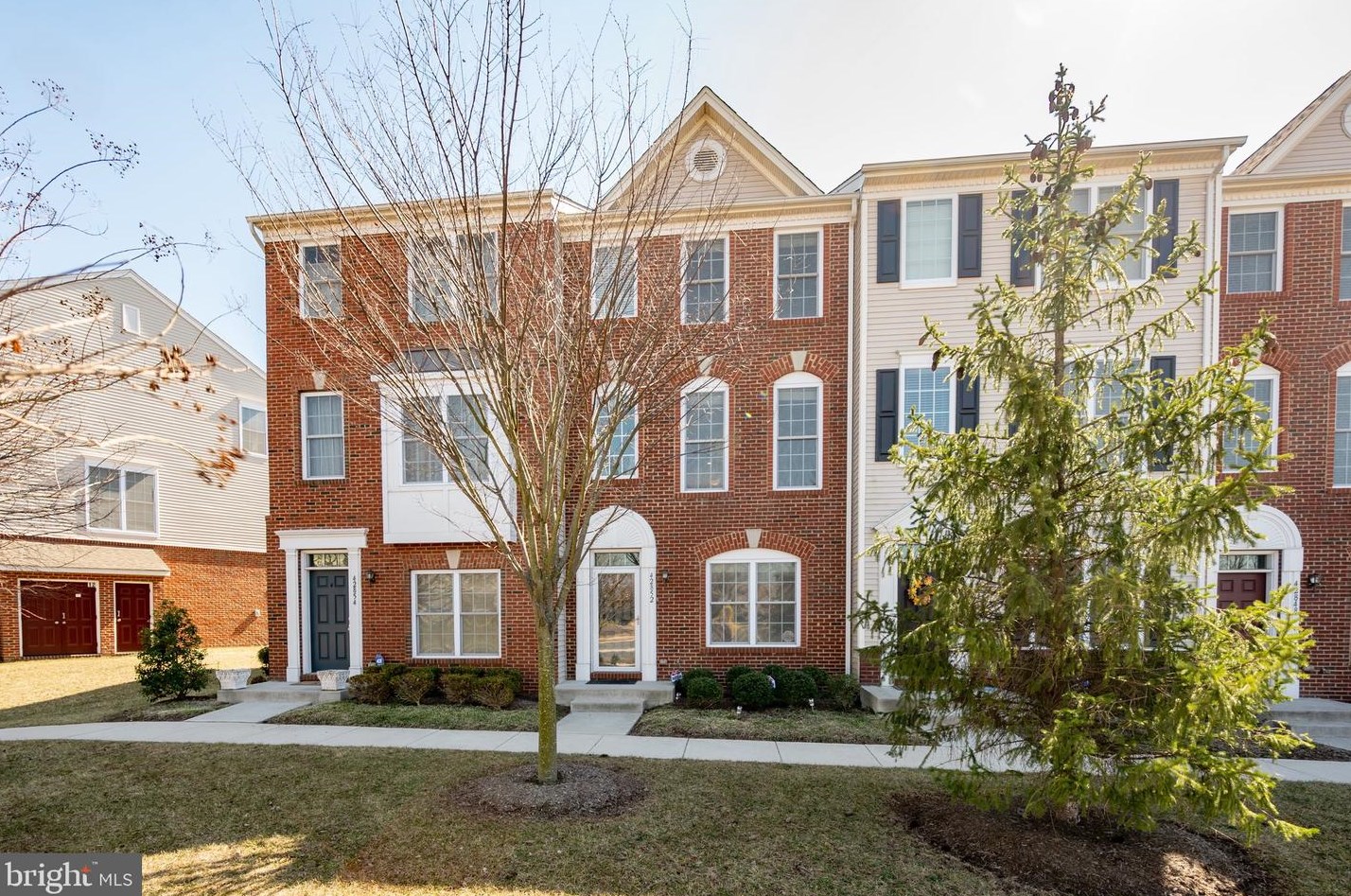 42852 Alumni Ter, Fairfax, VA 20152-6744