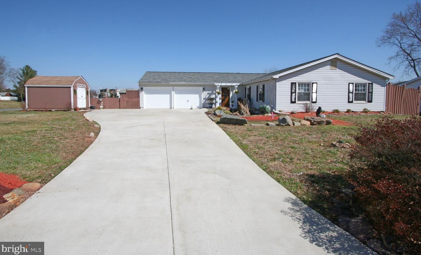 100 Brunswick St, Dulles, VA 20164-2215