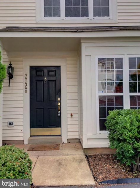 45468 Heritage Trail Sq, Dulles VA  20164-5352 exterior
