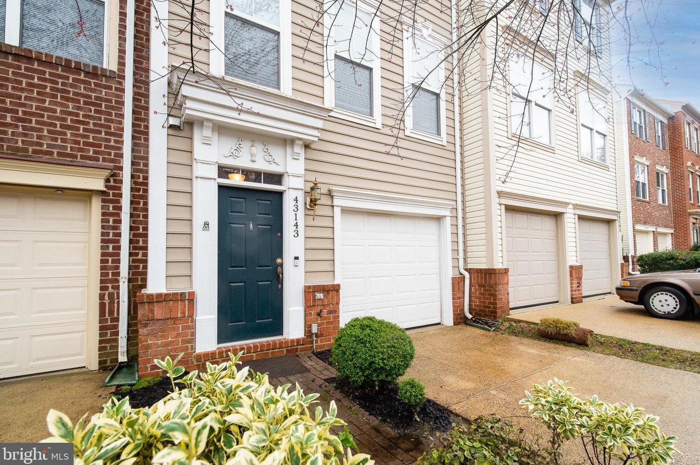 43143 Huntsman Sq, Ashburn, VA 20148-5092