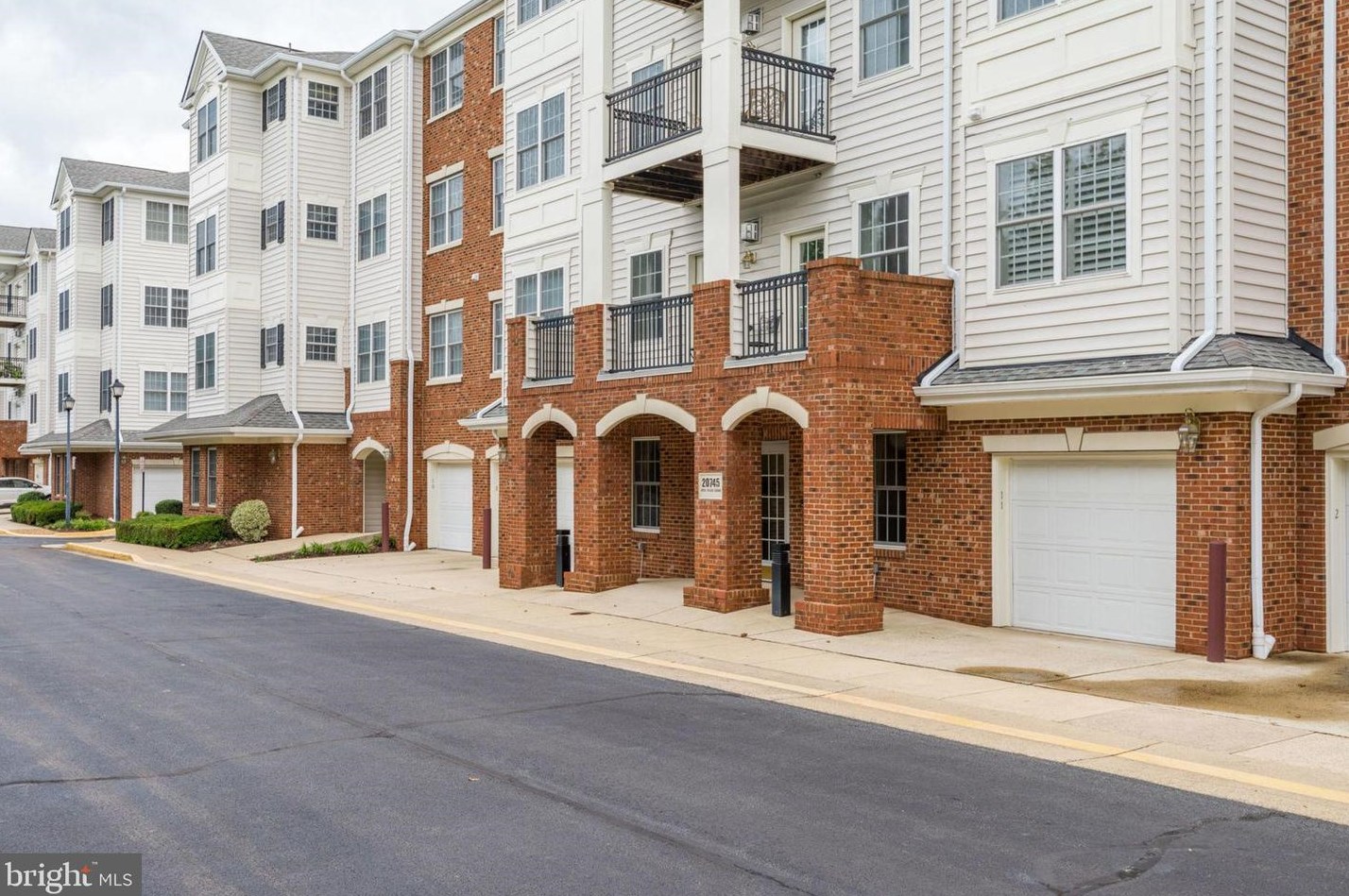 20745 Royal Palace Sq, Dulles, VA 20165-8406