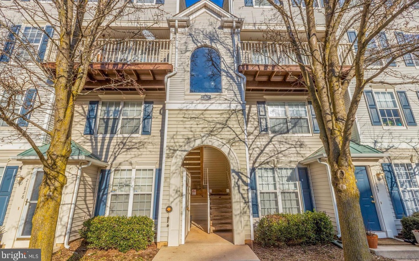 21830 Elkins Ter, Dulles, VA 20166-6810