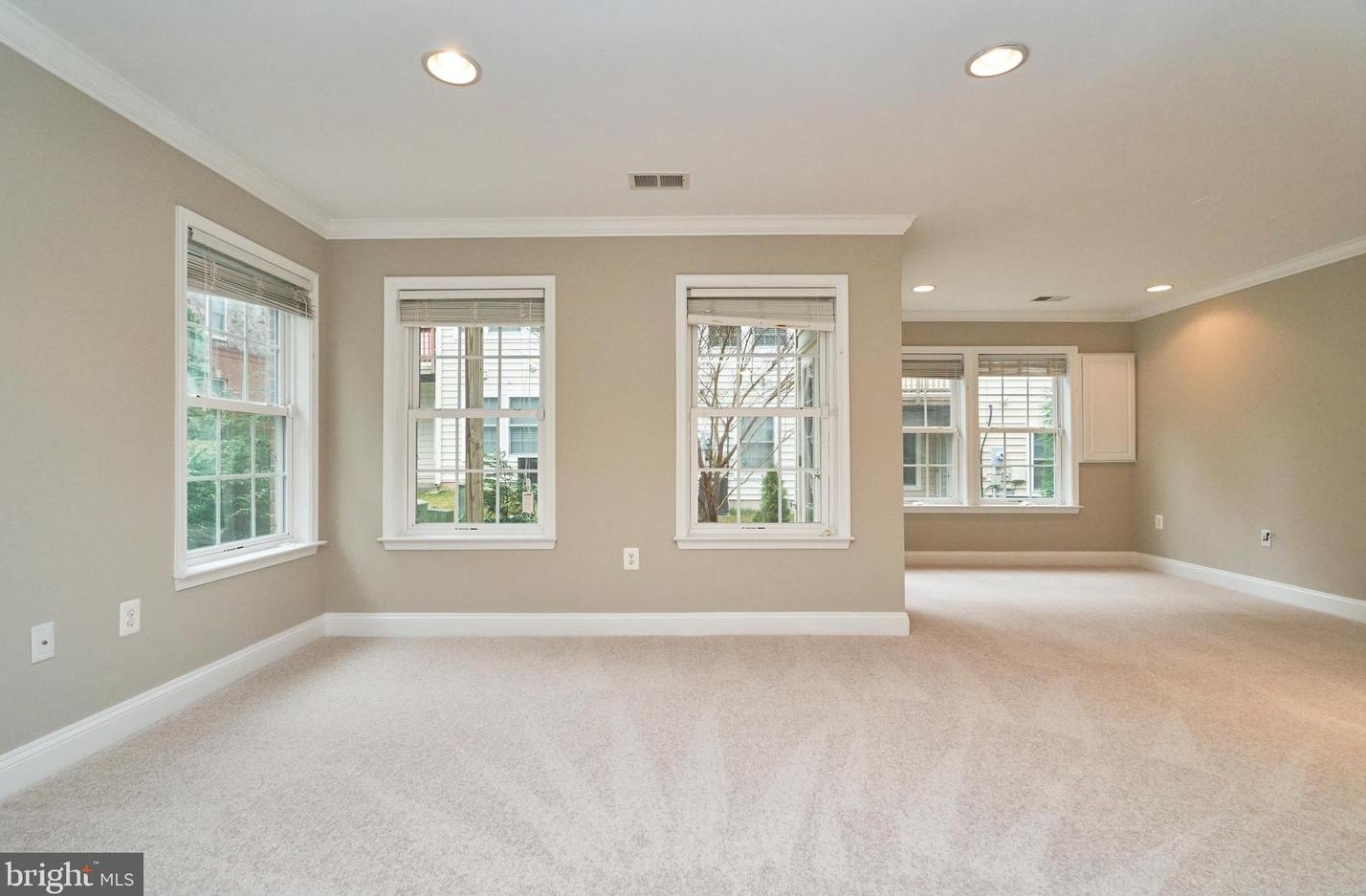 47569 Royal Burnham Ter, Dulles VA  20165-5188 exterior
