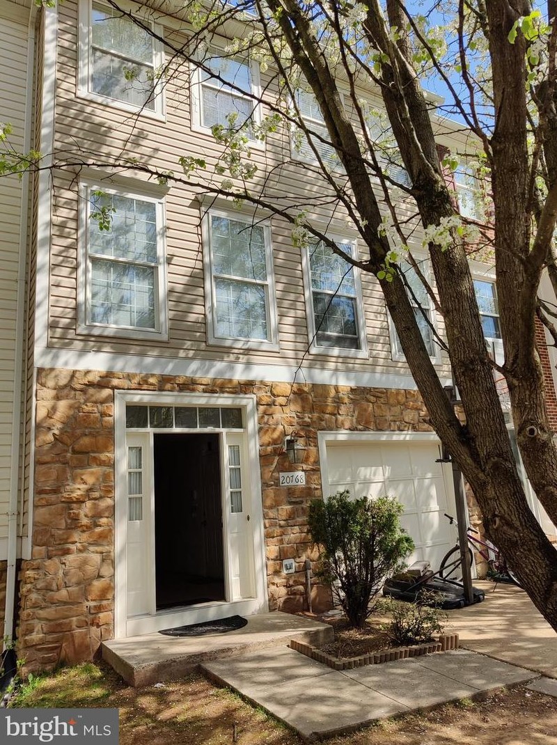 20768 Bridalveil Falls Ter, Dulles VA  20165-7482 exterior