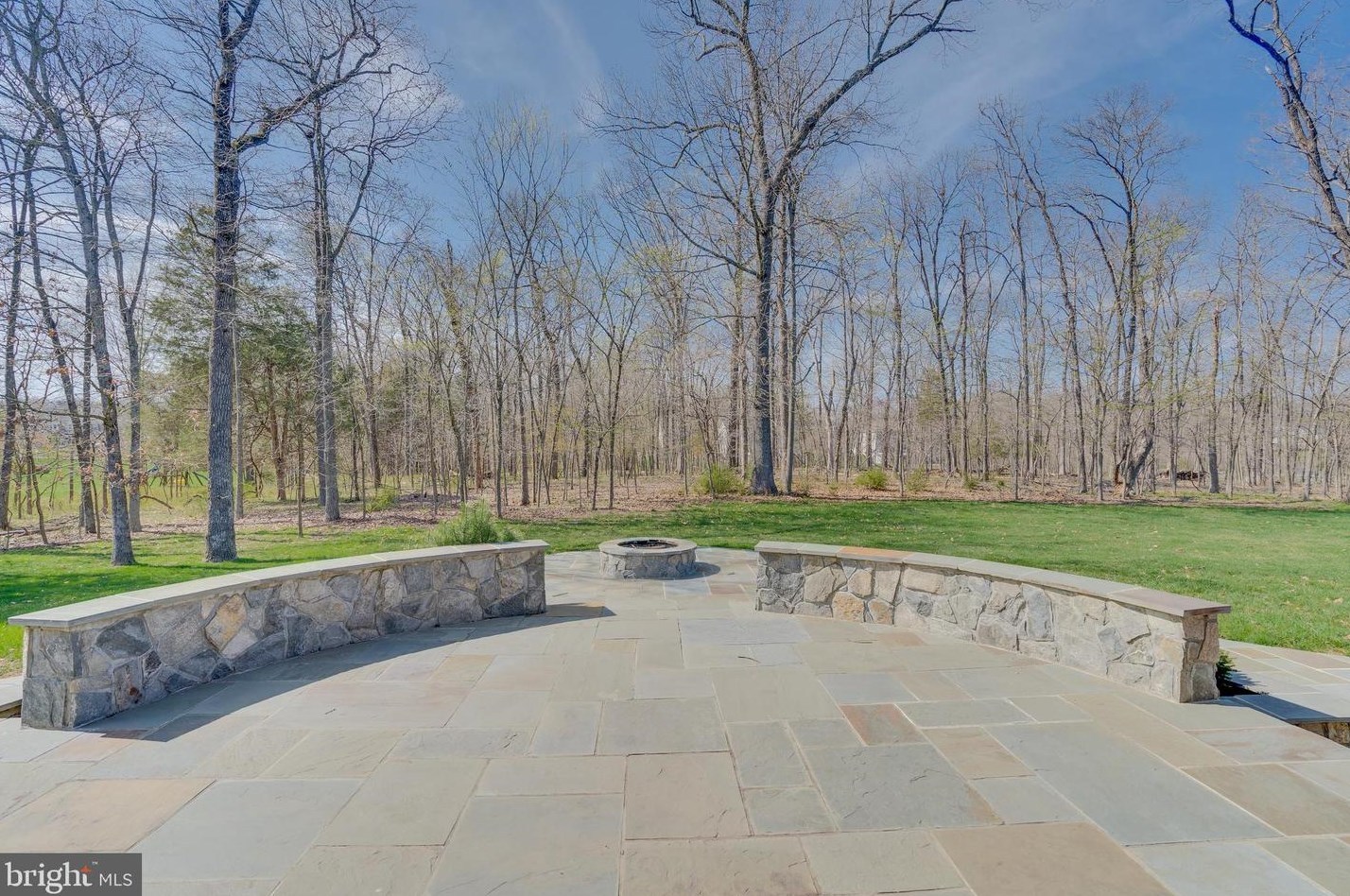 22441 Beaverdam Dr, Ashburn VA  20148-7333 exterior