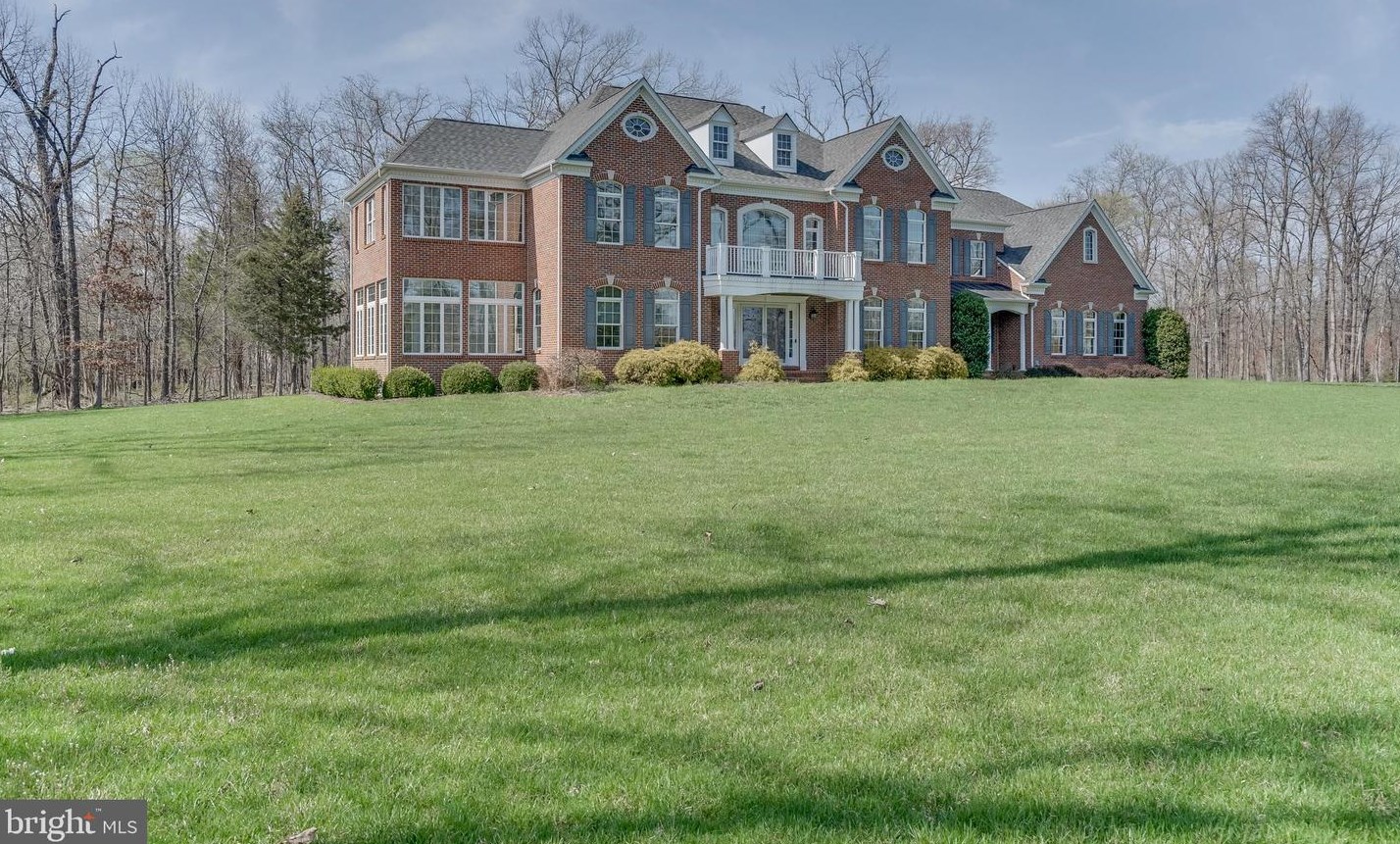 22441 Beaverdam Dr, Ashburn VA  20148-7333 exterior