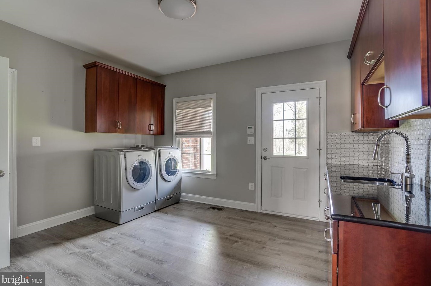 22441 Beaverdam Dr, Ashburn VA  20148-7333 exterior